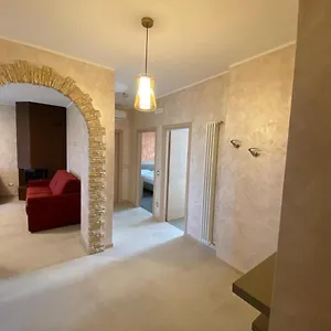 bettys-house-apartments.hotelinveneto.com/